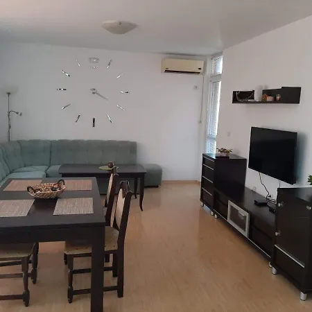 Apartament Anelia 2 *